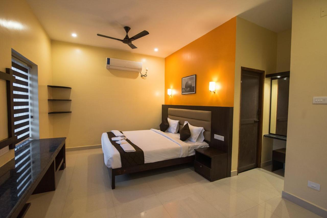 Saffron Vilva Hotel Pondicherry Exterior foto